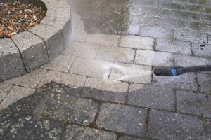 Best Concrete Cleaning Solutions That Work in Cold Temperatures